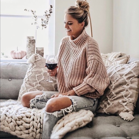 H&M Sweaters - ✨HP✨H&M Ribbed Turtleneck Sweater✨
